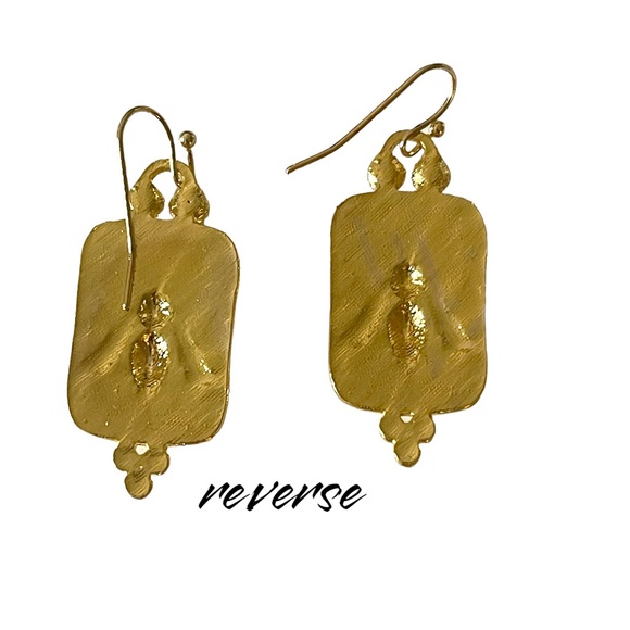 Bohemian Bee Design Earrings - Picture 6 of 8